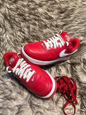 Men's Red Nike Air AIR FORCE I Low-Top Leather Athletic Sneakers size 9